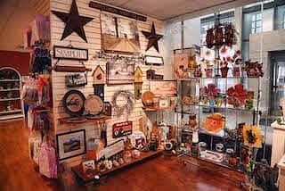 Trimurti Gift and ladies shopee, Bhigwan Road, Baramati
